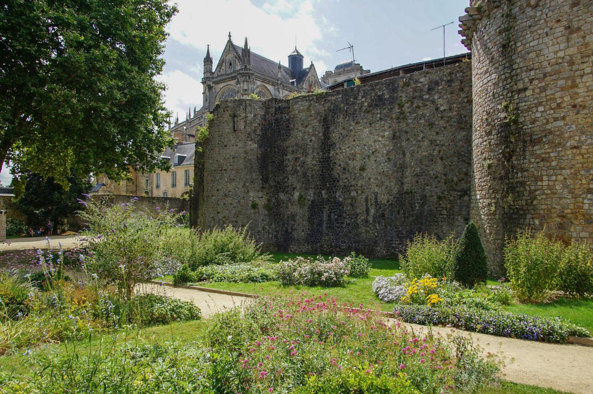 Maison Avec Vue Sur La Cathedrale